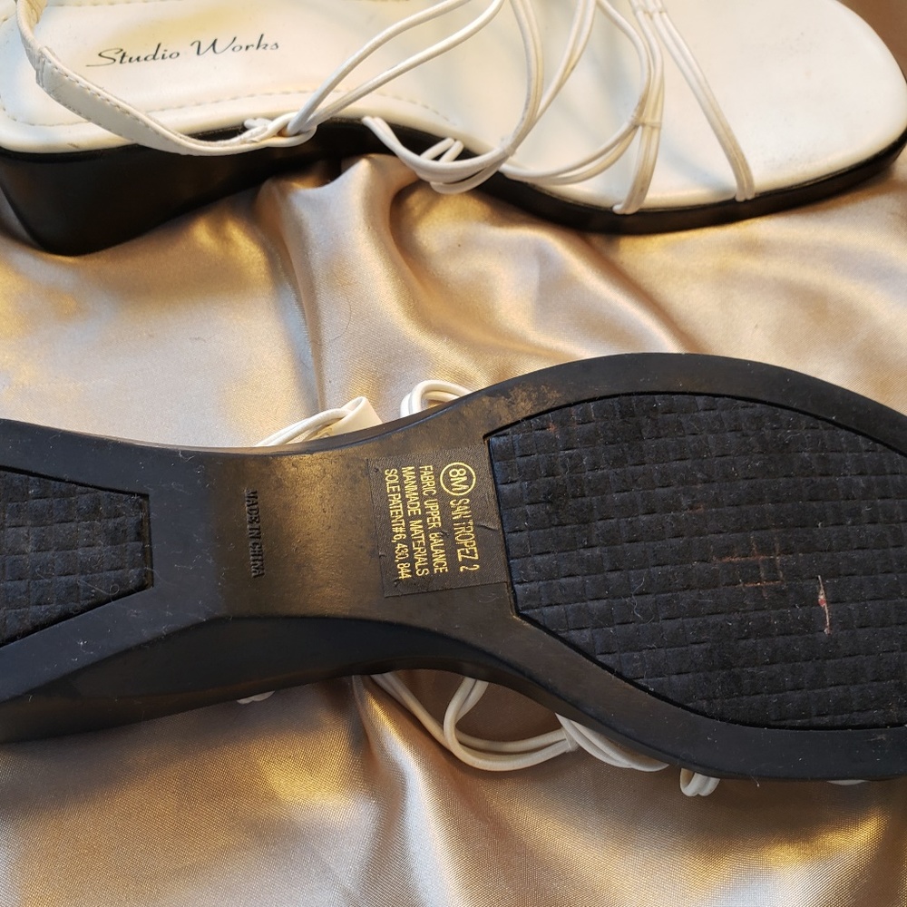 sandals - Picture 3 of 3
